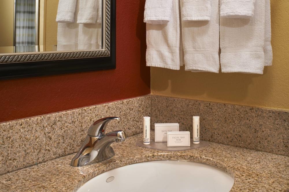 Hotel Courtyard By Marriott East 3*