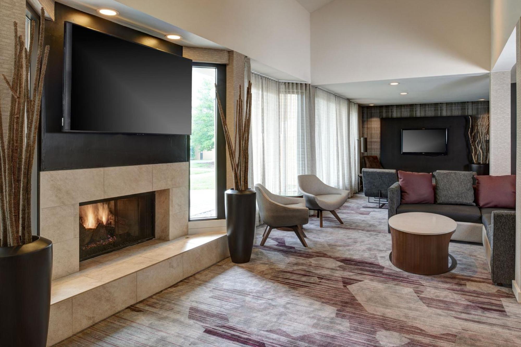 Courtyard By Marriott East 3* Louisville