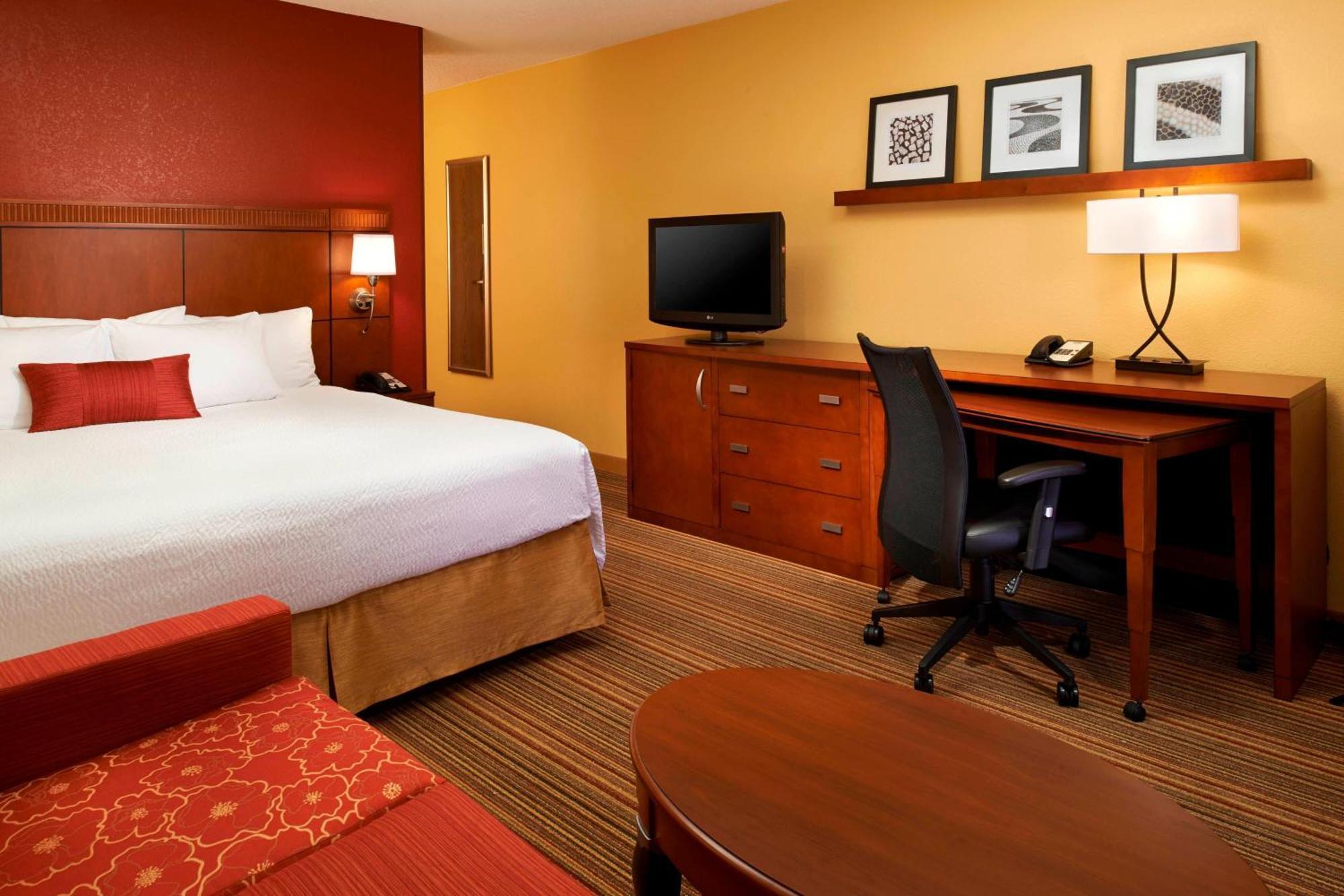Courtyard By Marriott East 3*