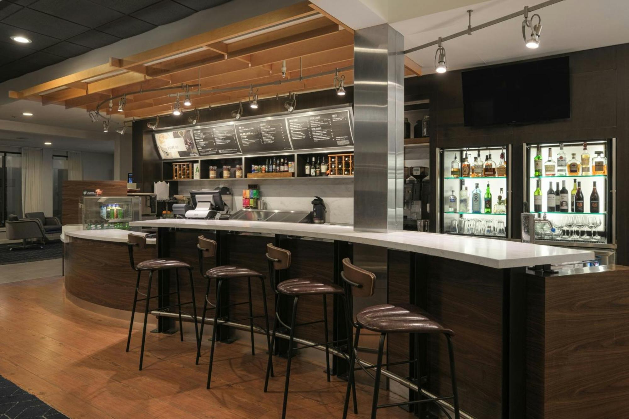 Hotel Courtyard By Marriott East
