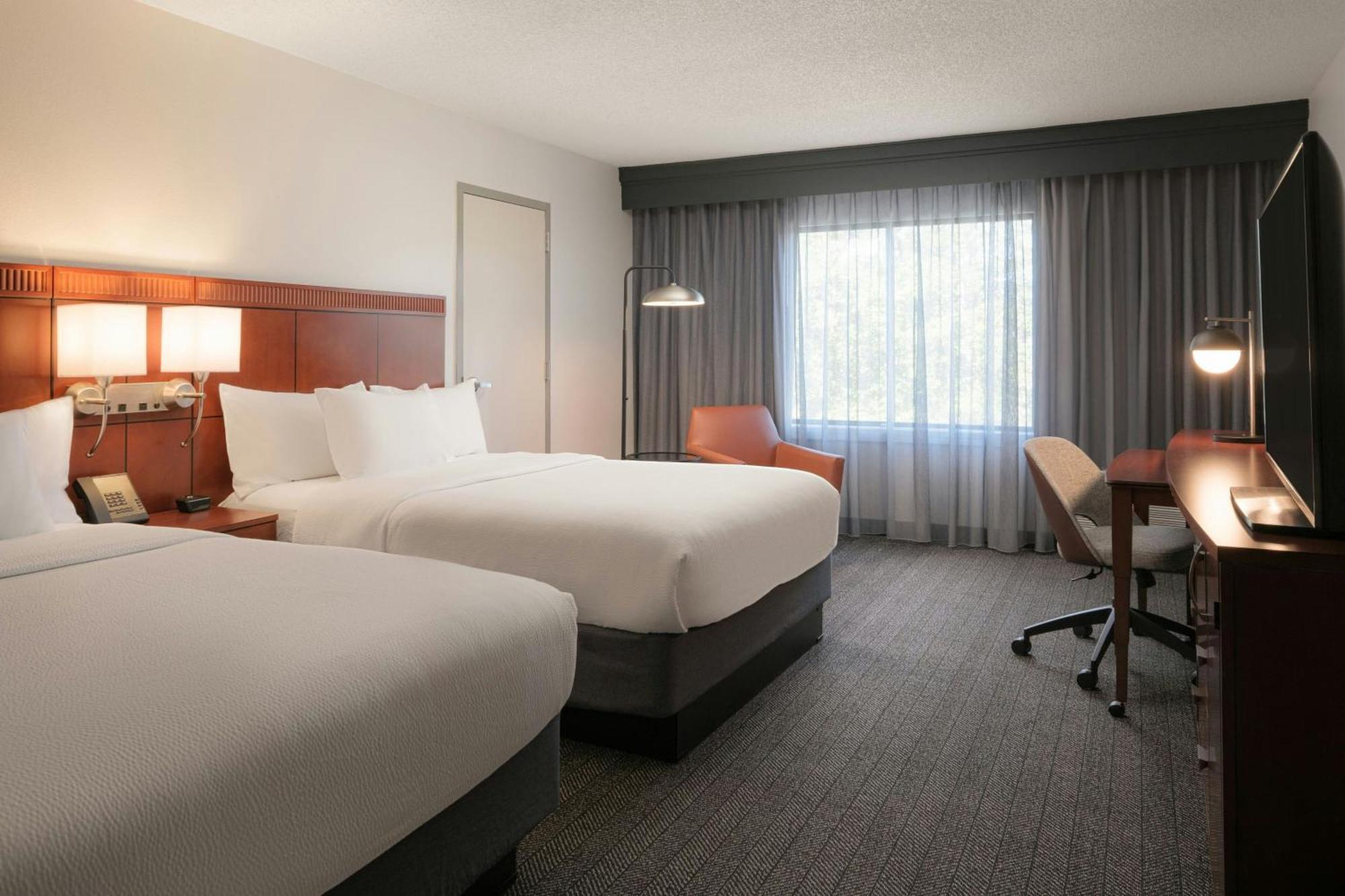 Courtyard By Marriott East 3*