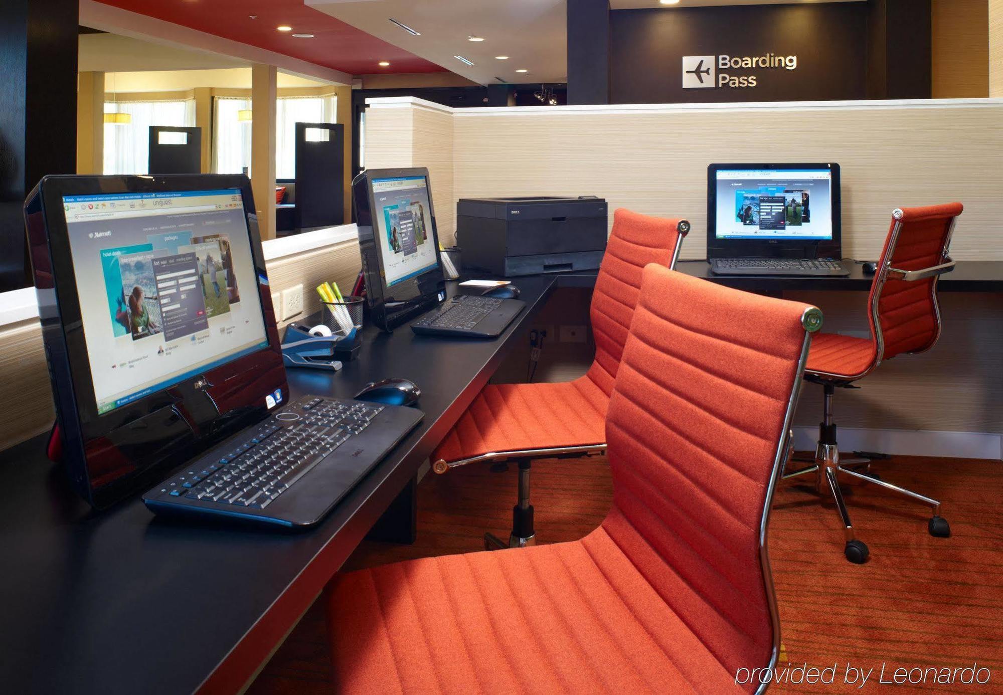 Courtyard By Marriott East Louisville